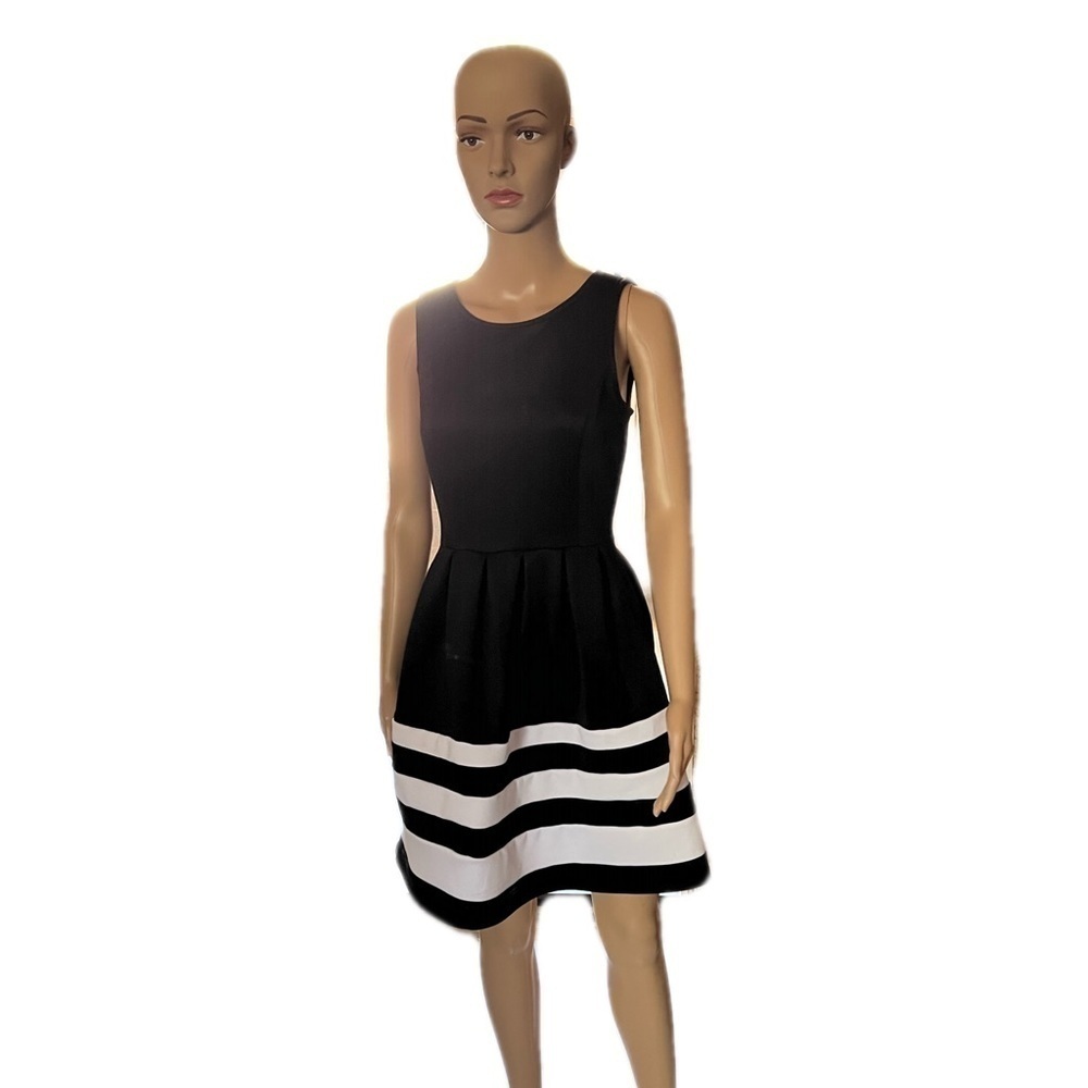 APT 9 Black and White Fit and Flare Sleeveless Dress Size 4 NWOT